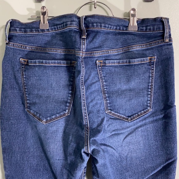 Old navy original mid rise jeans - Picture 2 of 9